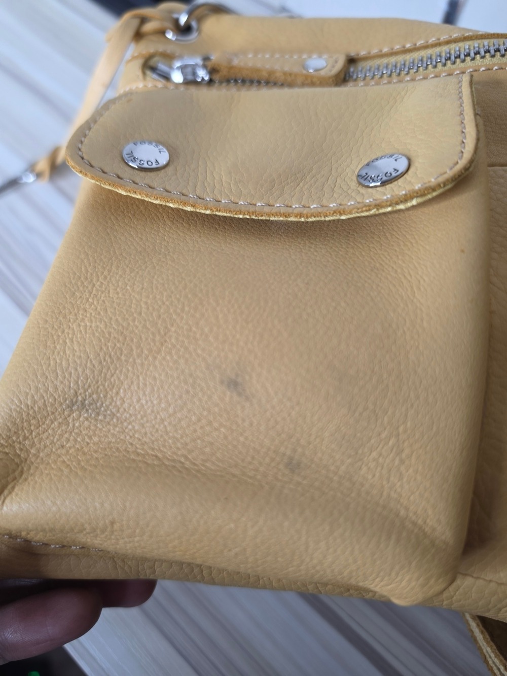Fossil Yellow Leather Multi-Pocket Adjustable Crossbody Bag - Picture 7 of 8